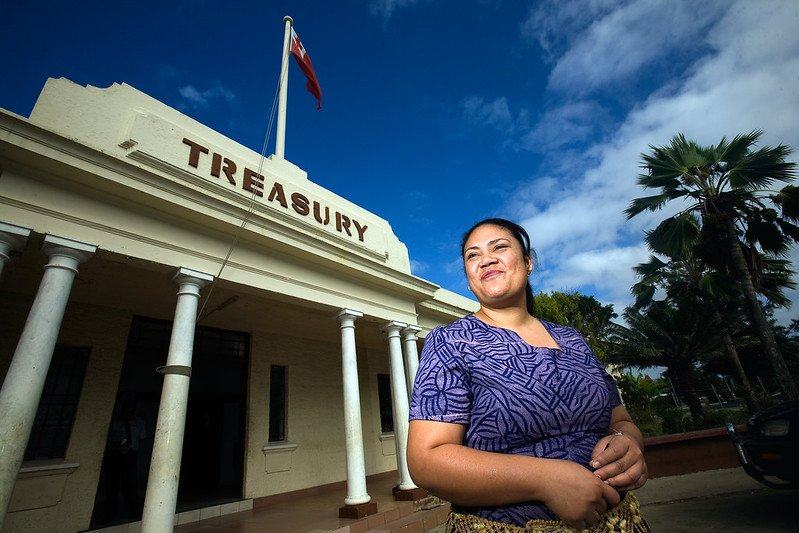 Tufui_Faletau_outside_Treasury_Tonga_QVTKBi4._ADB..width-1920
